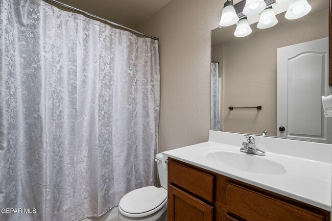 Building Photo - 2057 Shreya St
