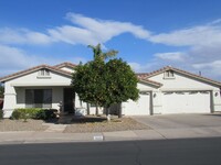 Building Photo - Nice 4 Bedroom Home in North East Mesa!