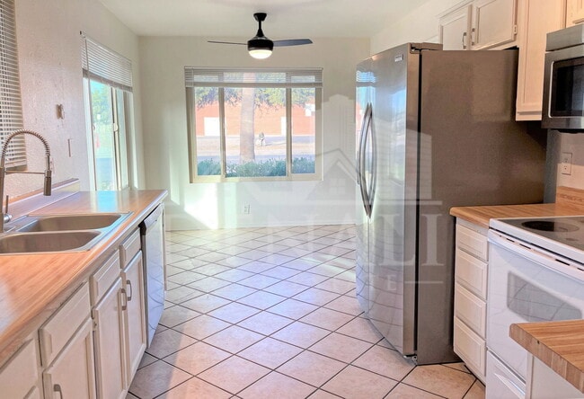 Building Photo - 5093 W Whitten St