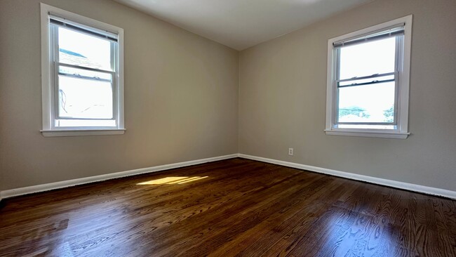Building Photo - 84th Street  3531-3533