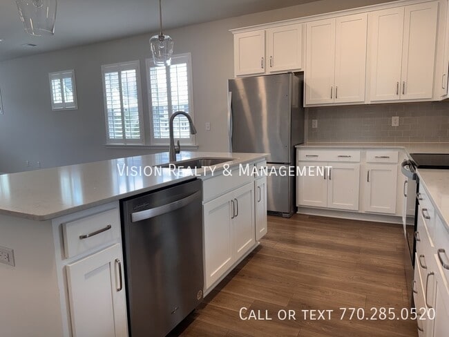 Building Photo - 141 Winding River Dr