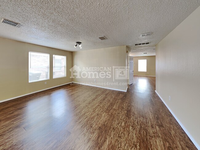 Building Photo - 3875 Steeplechase Drive