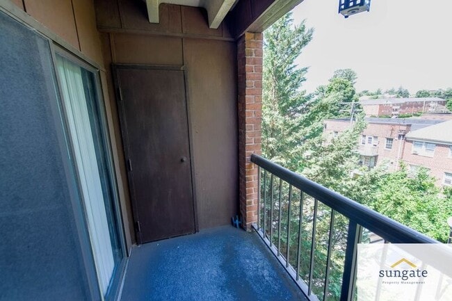 Building Photo - 6711 Park Heights Ave