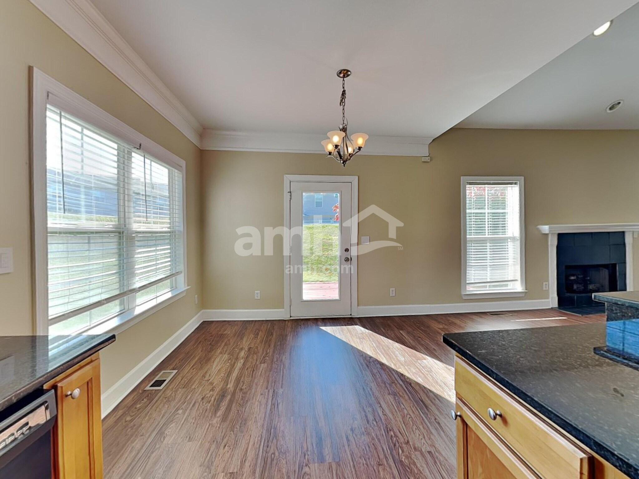 Building Photo - 116 Lake Point Ct