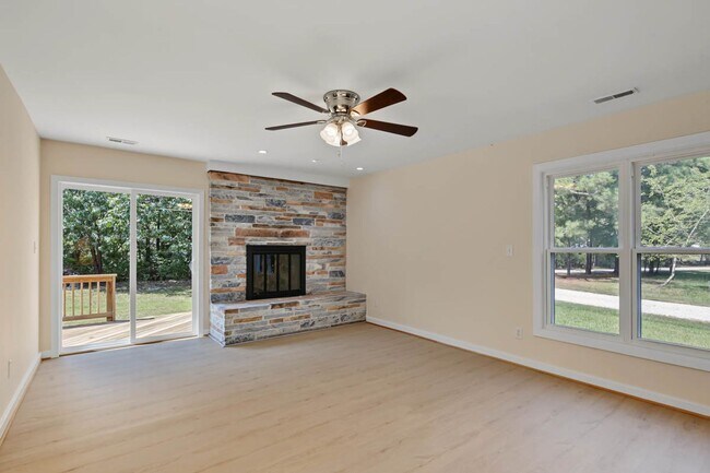 Building Photo - 300 Smoots Ln