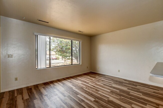 Building Photo - 6284 N Buckboard Dr