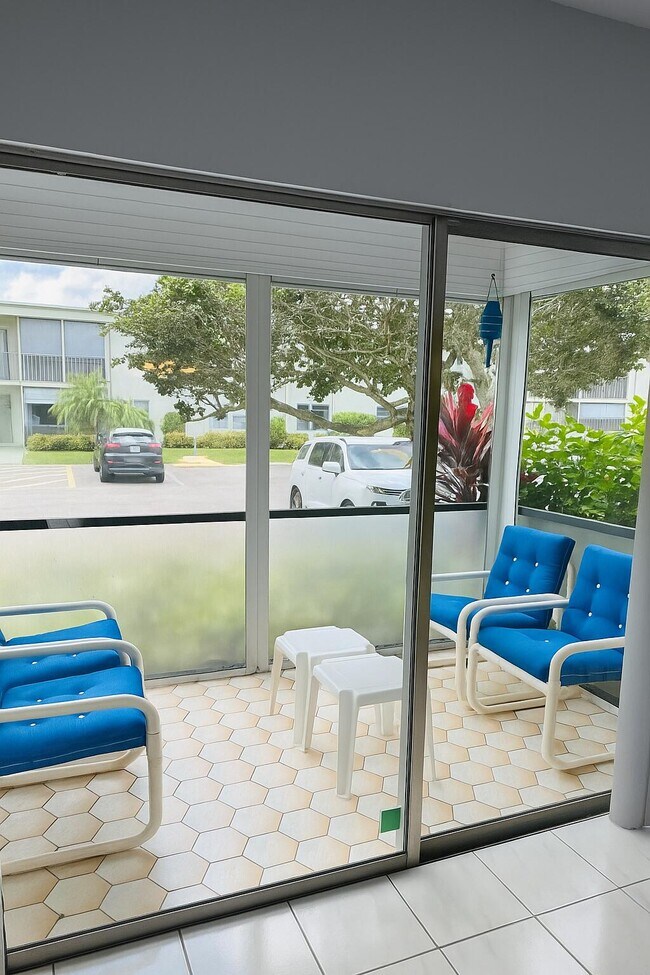 Building Photo - 7527 S Oriole Blvd