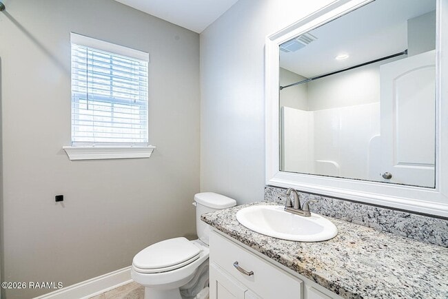 Building Photo - 319 Harvest Ln