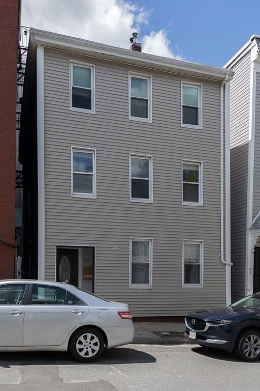 Building Photo - 69 I St