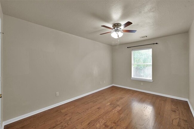 Building Photo - 244 Longview St