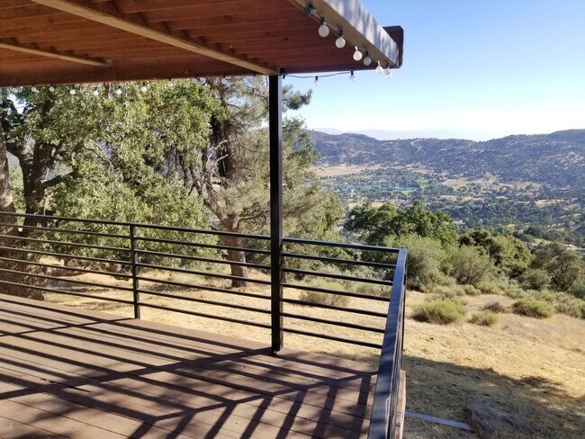 Building Photo - Coming Soon-Spacious & Modern 5-Bedroom Re...