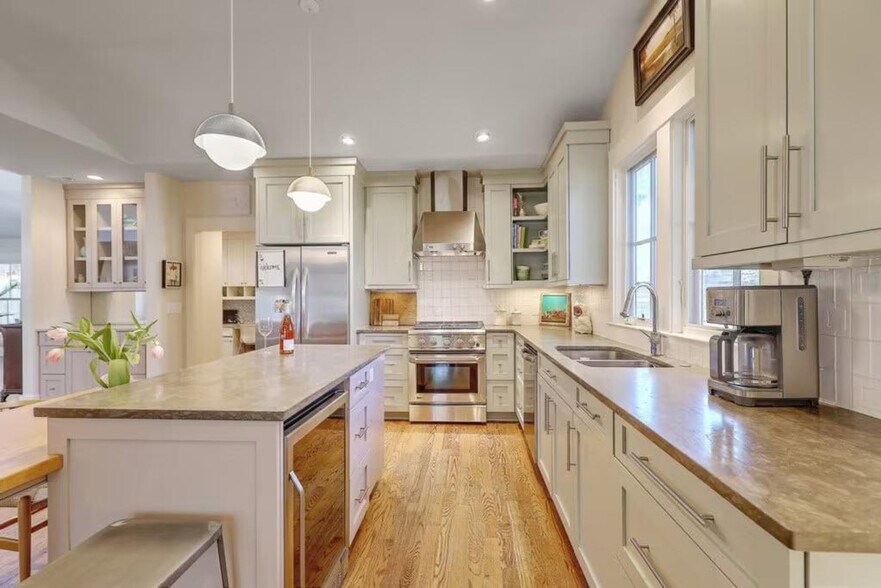 Building Photo - 278 Palm St