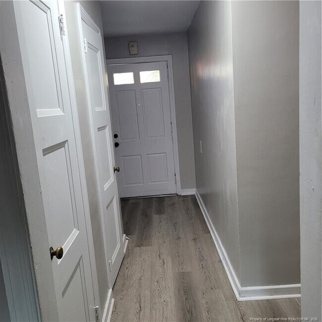 Building Photo - 1917 Catawba St