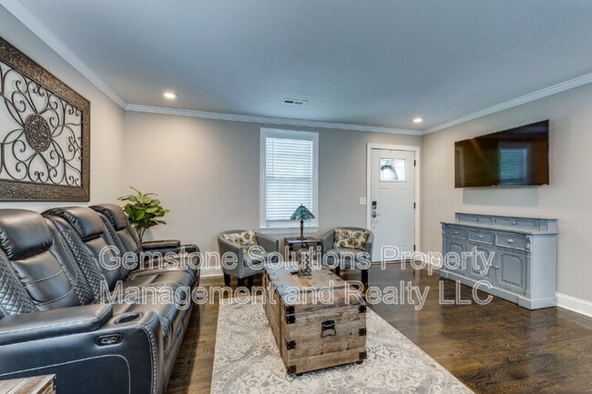 Building Photo - 1406 Lillian St