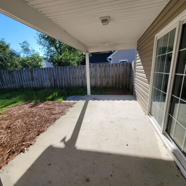 Building Photo - Wonderful 3 bedroom 2 bathroom home in Chesterbrook