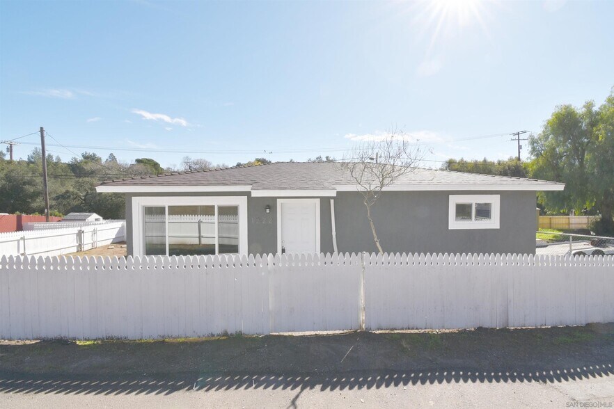 Primary Photo - 1222 Willowside Ter