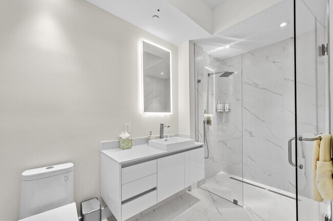 Building Photo - 3100 N Ocean Dr