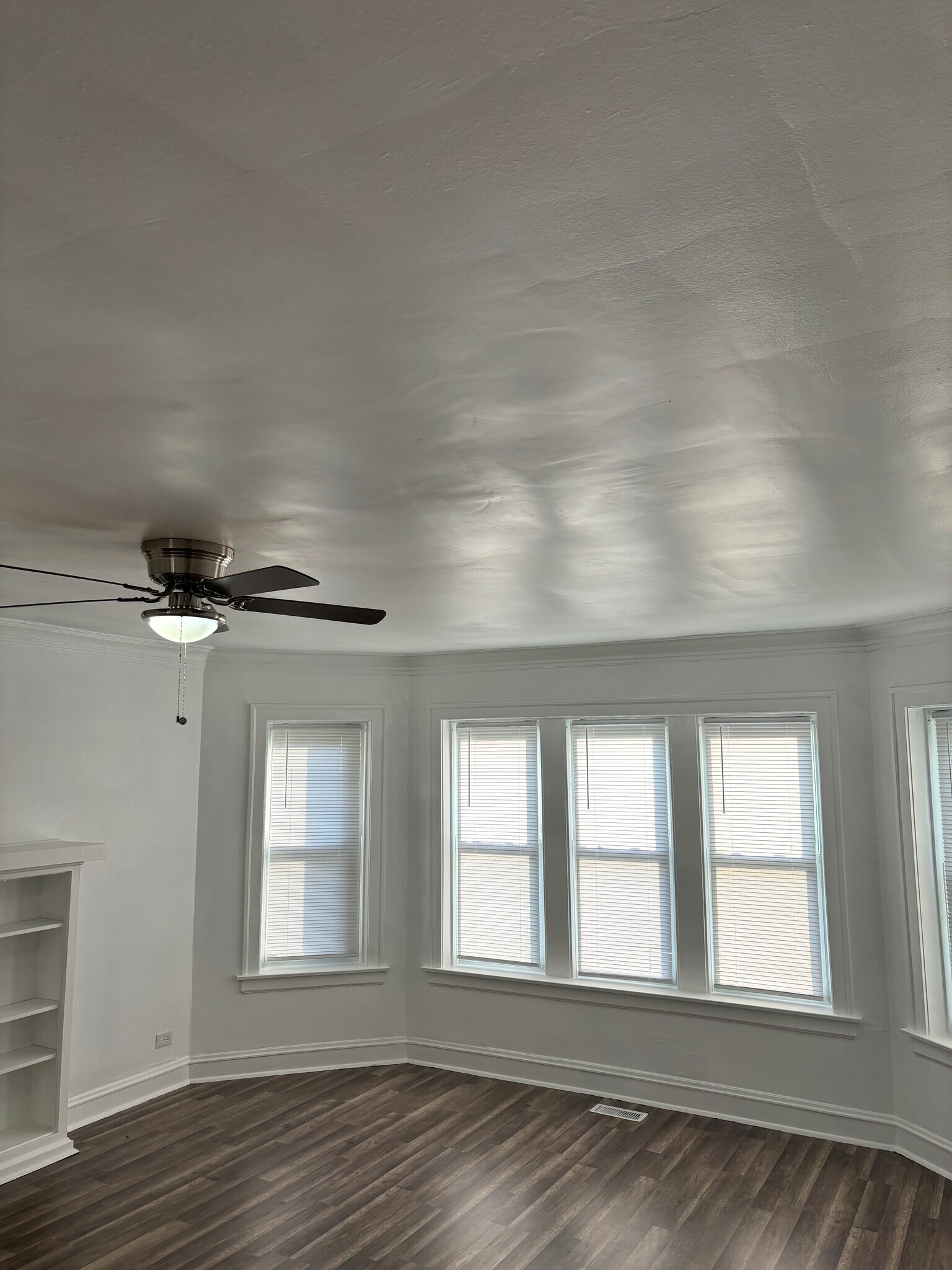 Building Photo - 7935 S Ellis Ave