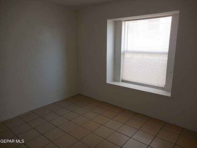 Building Photo - 5804 River Hollow Ct