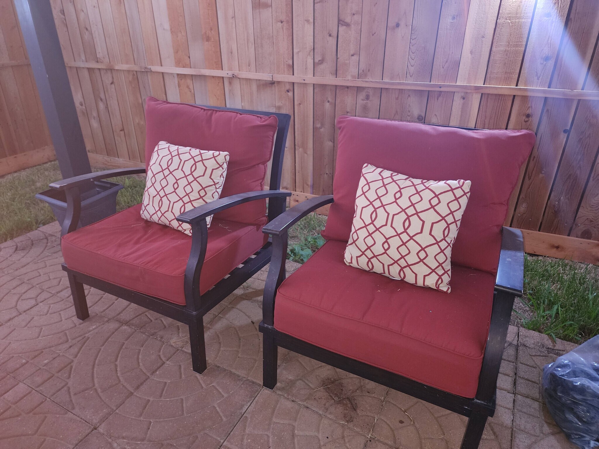 Backyard Patio Furniture - 4710 Montclair Hill Ln