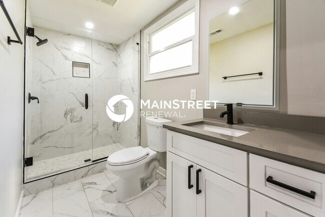 Building Photo - 4 Bedroom Pet-Friendly Home in MADISON, TN with Main Street Renewal