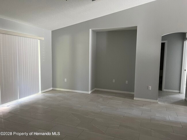 Building Photo - 1330 Clovis Ln