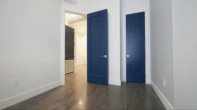 Building Photo - 4 bedroom in BROOKLYN NY 11221
