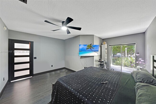 Building Photo - 1010 Belmont Pl