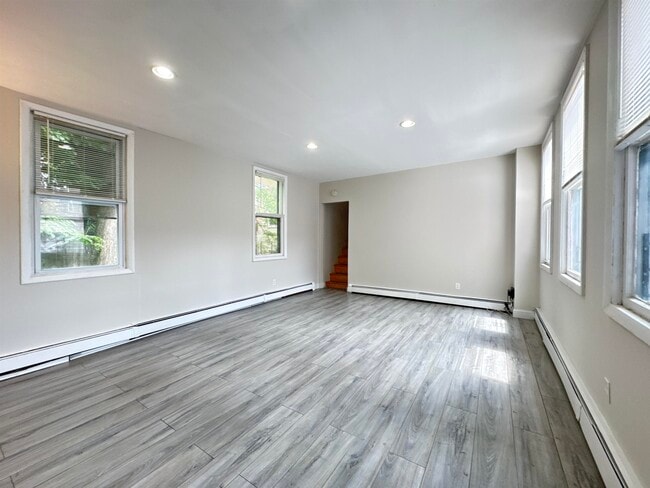 Building Photo - 414 Undercliff Ave