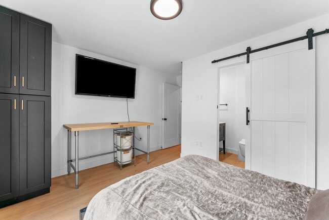 Building Photo - 351 S Catalina St