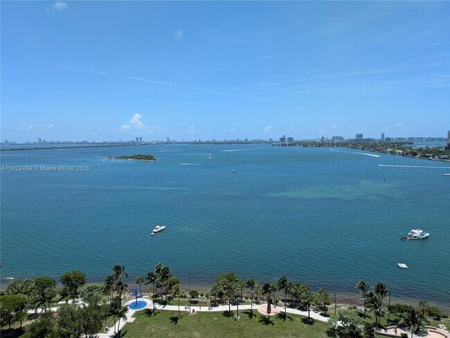 Primary Photo - 1800 N Bayshore Dr