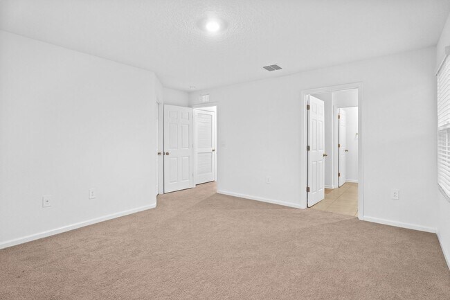 Building Photo - End Unit