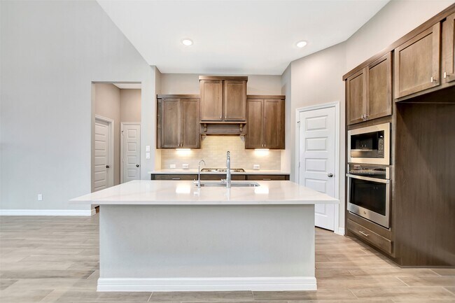 Building Photo - 360 Mallorn Ln