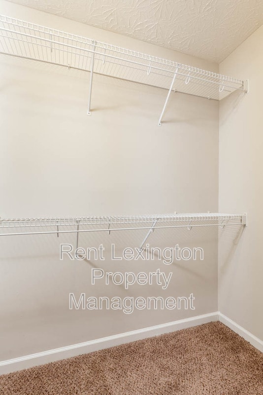 Building Photo - 300 Elkchester Cir