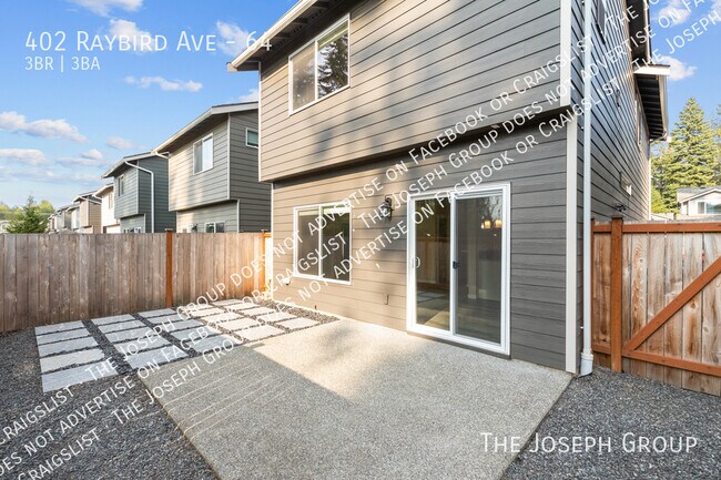 Building Photo - 402 Raybird Ave