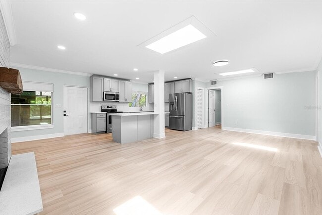 Building Photo - 4811 Juanita Way S