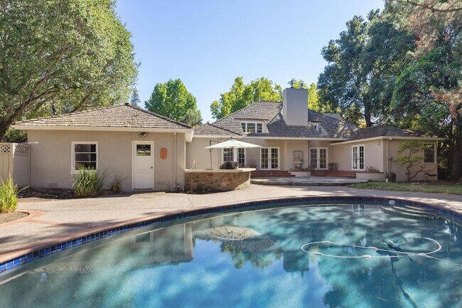 Building Photo - Beautifully Appointed Atherton Estate with Pool & Outdoor Entertaining