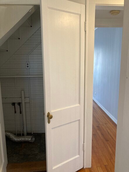 W/D hookup closet - 838 Shober St