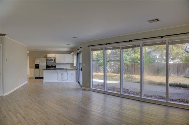 Building Photo - Beautiful Ranch-Style Rental in Marion Gardens!