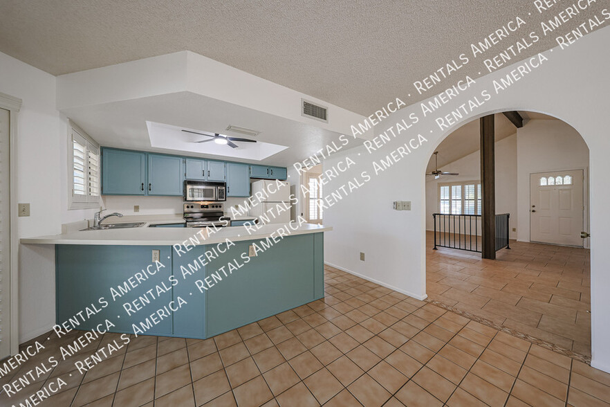 Building Photo - 5006 E Mesquite Wood Ct