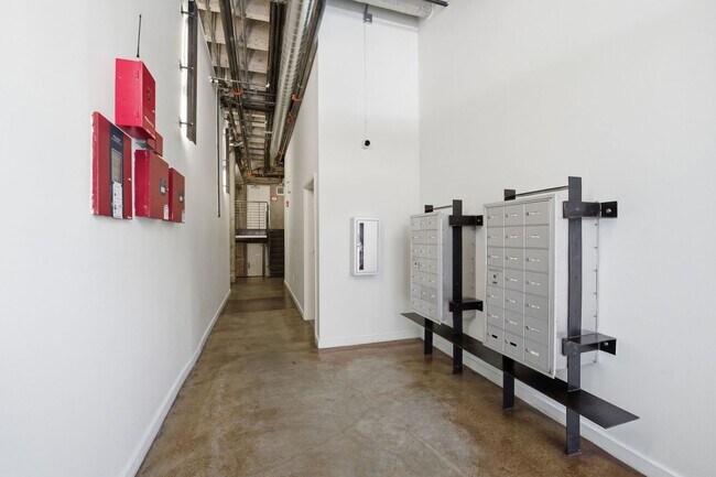 Building Photo - 60 Rausch St