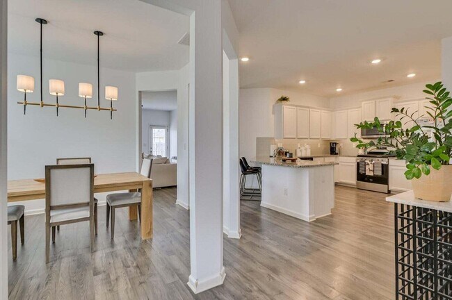 Building Photo - 262 Tahoe Drive