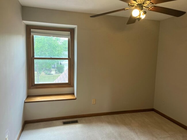 Building Photo - 1156 Lake Point Dr