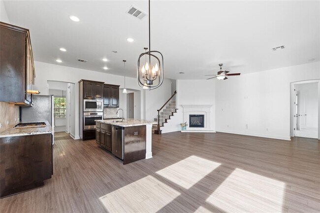 Building Photo - 4009 Benetton Way