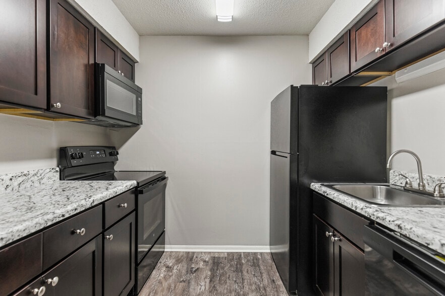 Building Photo - Bent Oak Apartments