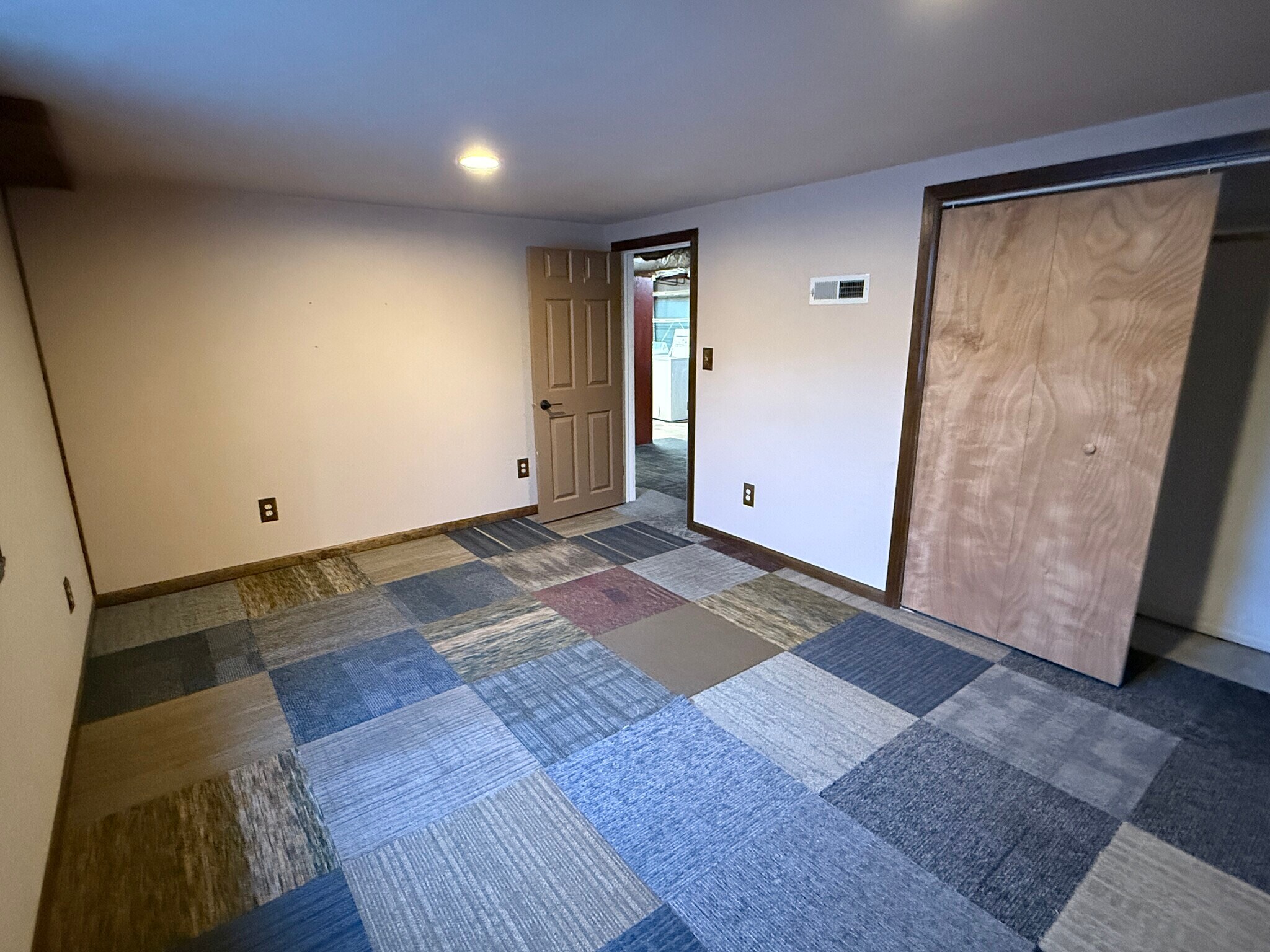 Building Photo - 1016 Fieldcrest Dr