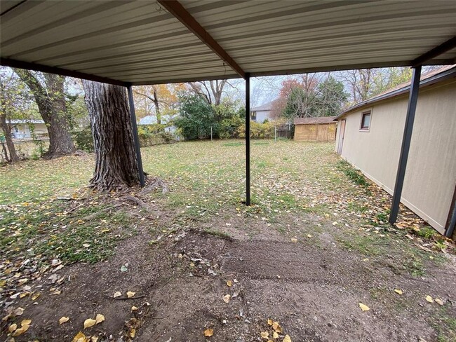 Building Photo - 1301 West Frey-
