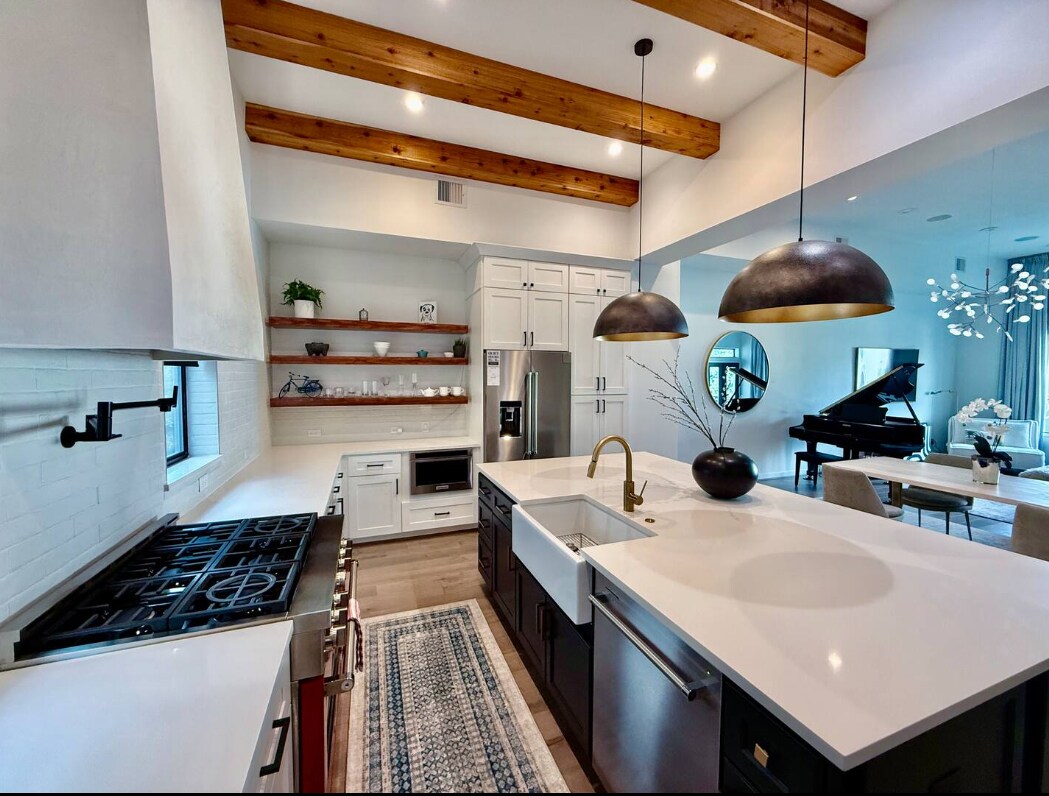 Building Photo - 513 Memorial Heights Dr