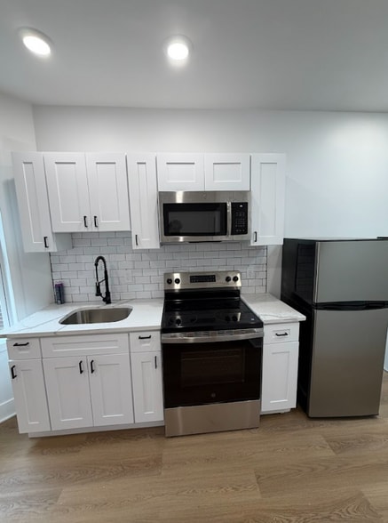 Building Photo - 5108 Hadfield St