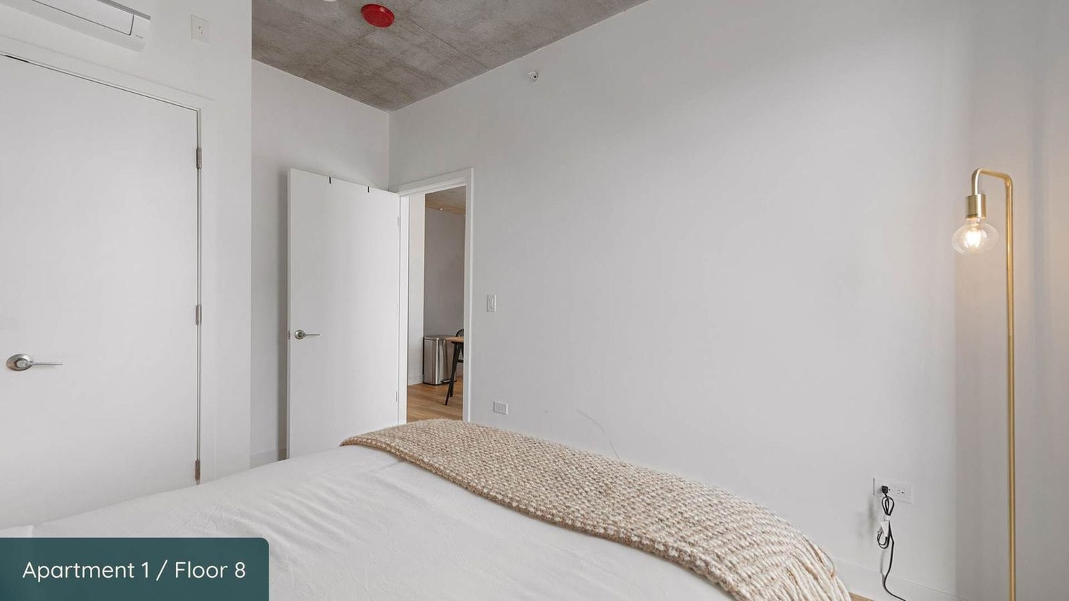 Building Photo - 853 W Blackhawk St